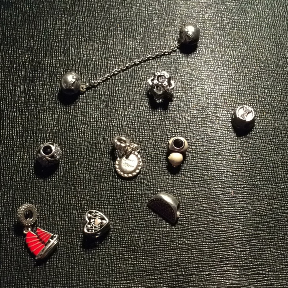 Authentic pandora charms 35$ each